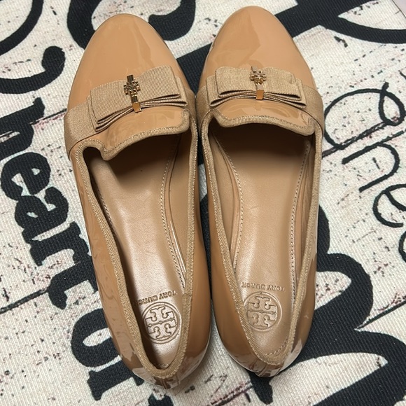 Tory Burch Nude Patent Leather Trudy Bow Gold Reva Smoking Flats 9 M Loafers - Picture 6 of 9